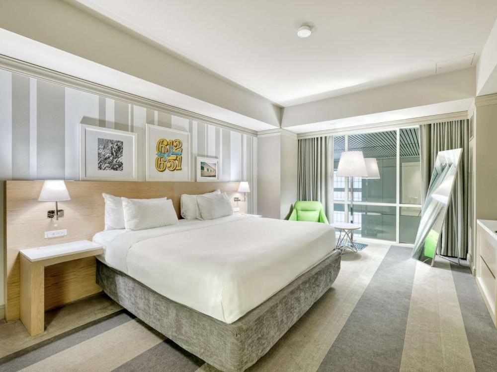 One-Bedroom Premium King Suite - Non-Smoking interior